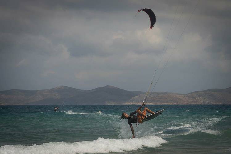 4-kos-mamari-kitesurfing-holiday-centre-freestyle-hang-800-jpg.jpg