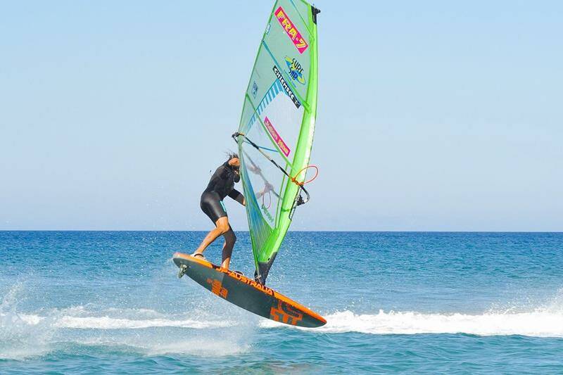 41-crete-windsurfing-centre-beach-instruction-palekastro-pro-julien-mas-800x533-jpg.jpg