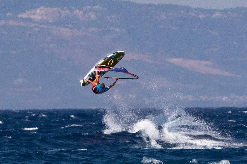 11-samos-kokkari-windsurf-bike-centre-greece-windsurfing-holiday-windsurf-jump-800x533-jpg.jpg