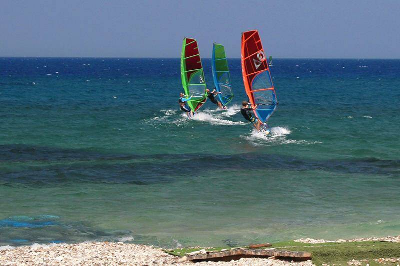 8-samos-kokkari-windsurf-bike-centre-greece-windsurfing-holiday-beach-launch-800x533-jpg.jpg