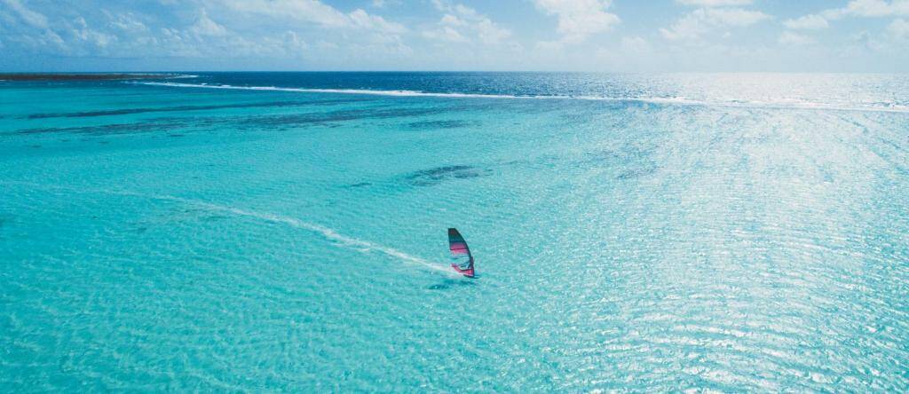 17-bonaire-caribbean-windsurf-centre-holiday-sorobon-bay-aerial-bay-windsurfer-jpg.jpg