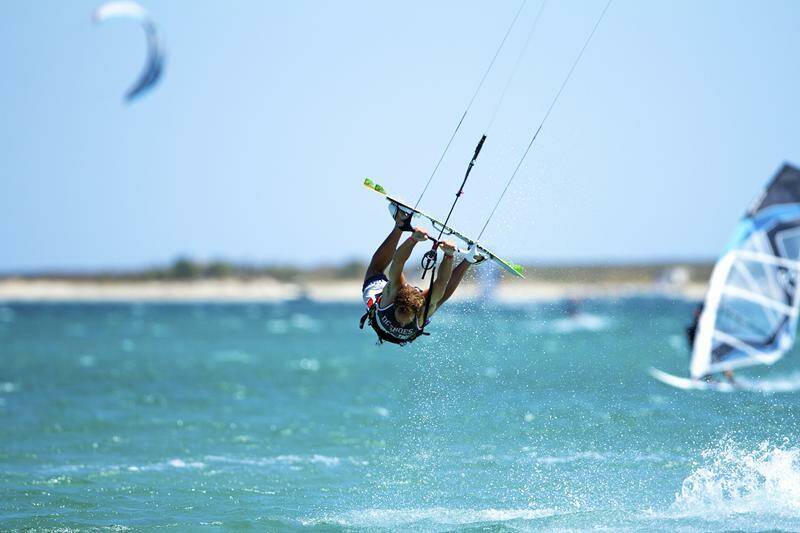 15-kitesurf-keros-bay-camp-holiday-kiteboard-action-800x533-jpg.jpg