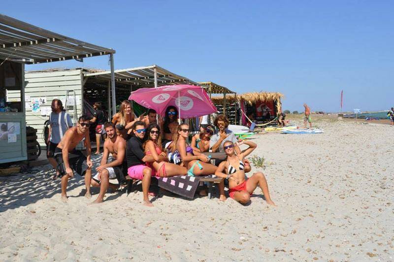 19-keros-bay-kitesurf-camp-surf-club-keros-beach-crew-800x532-jpg.jpg