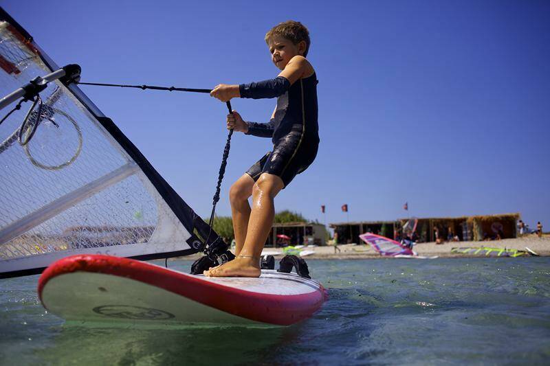 23-windsurf-keros-bay-camp-holiday-kids-boards-800x533-jpg.jpg
