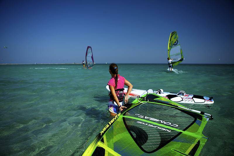 6-windsurf-keros-bay-camp-holiday-beginner-course-800x533-jpg.jpg
