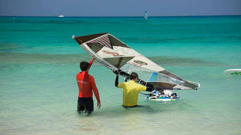 5-fuerteventura-corralejo-flag-beach-windsurf-lesson-800x450-jpg.jpg