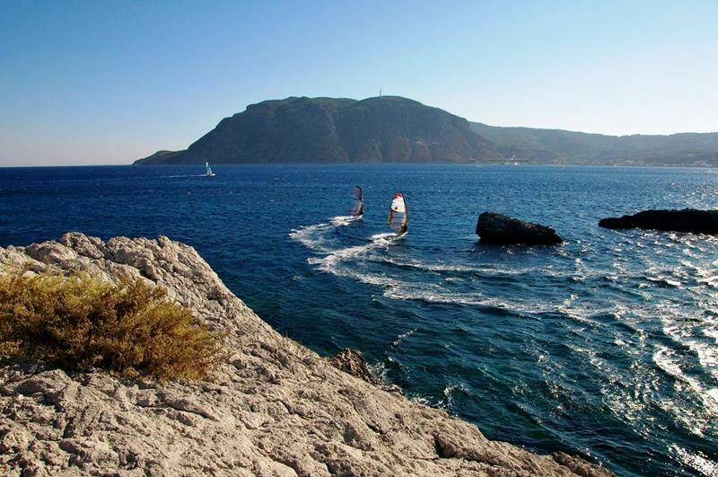 23-greek-islands-kos-kefalos-windsurf-sailing-holiday-bay-windsurfers-800x531-jpg.jpg