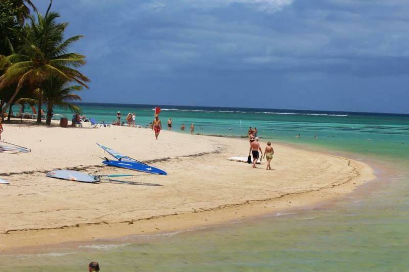 20-caribbean-kitesurfing-holiday-sailing-area-800x533-jpg.jpg