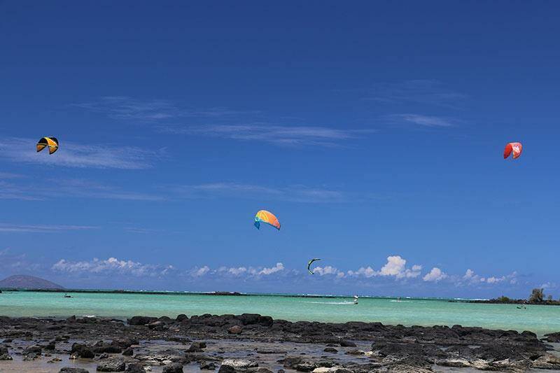 12-mauritius-kitesurfing-holiday-anse-le-raie-kitesurfers1-800x533-jpg.jpg