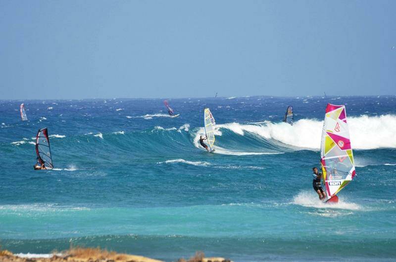 15-costa-teguise-lanzarote-canary-islands-windsurf-holiday-centre-waves-800x530-jpg.jpg