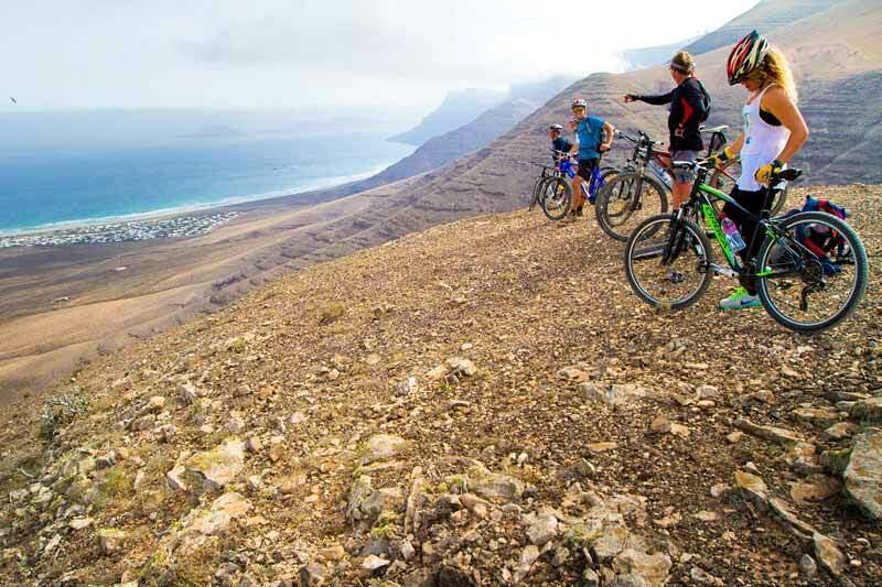 25-costa-teguise-lanzarote-canary-islands-windsurf-holiday-centre-bikes-800x533-jpg.jpg