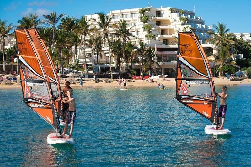 9-costa-teguise-lanzarote-canary-islands-windsurf-holiday-centre-beginner-lesson-800x533-jpg.jpg