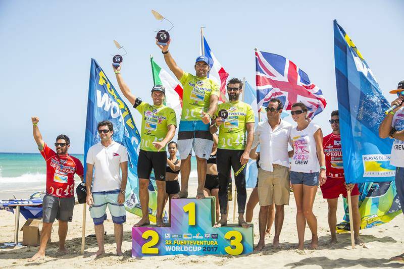 15-fuerteventura-sotavento-windsurf-kitesurf-holiday-world-cup-podium-800x533-jpg.jpg