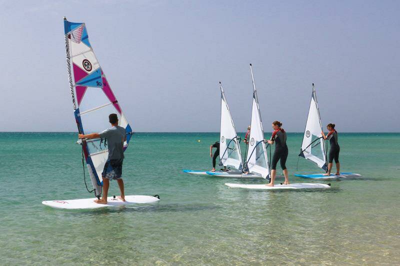 22-fuerteventura-windsurf-kitesurf-holiday-costa-calma-group-lesson-800x533-jpg.jpg