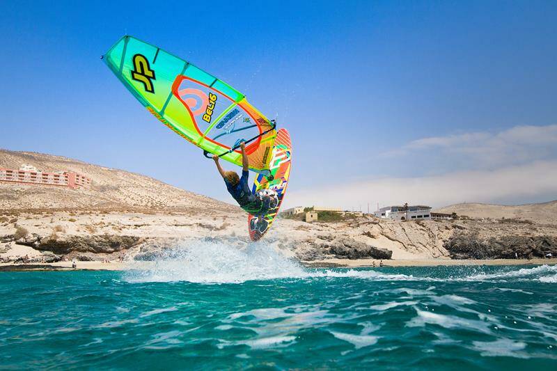 8-fuerteventura-sotavento-windsurf-kitesurf-holiday-centre-windsurf-action-800x533-jpg.jpg