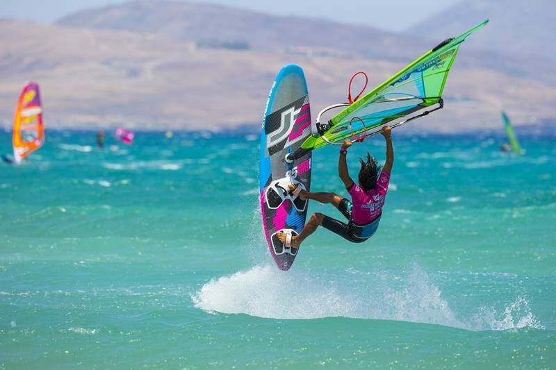 9-fuerteventura-sotavento-windsurf-kitesurf-holiday-freestlye-action-windsurfer-800x533-jpg.jpg