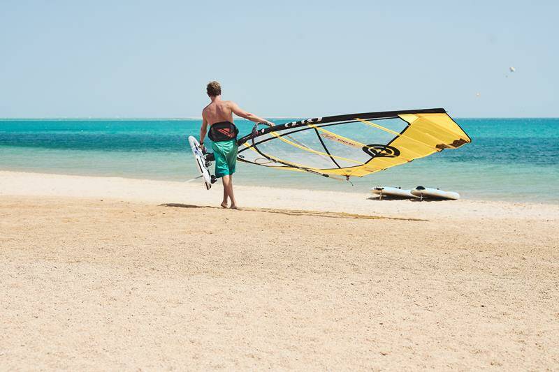 2-soma-bay-red-sea-windsurfing-holiday-beach-launch-spot-800x533-jpg.jpg