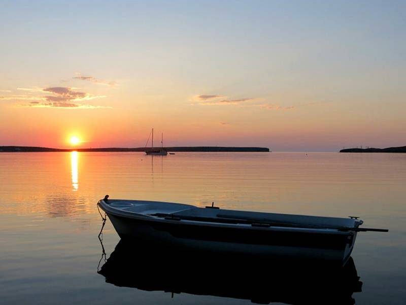 25-sigri-lesvos-mediterranean-windsurf-kitesurf-holiday-sunset-800x600-jpg.jpg