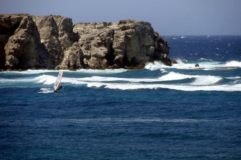 greek-islands-windsurf-holiday-sigri-waves-800x533-jpg.jpg