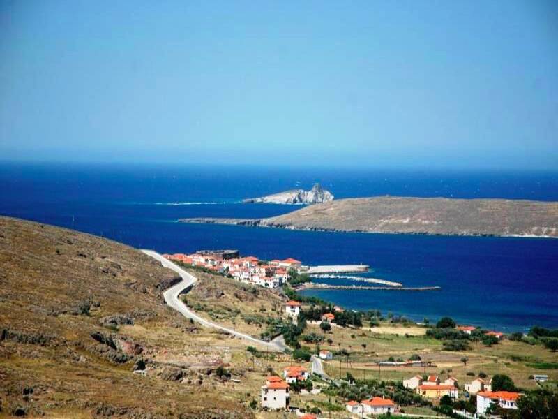 holiday-destination-greece-lesvos-sigri-jpg.jpg